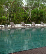 deluxe-pool