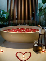 romantic-set-bathroom