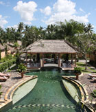 main-pool-furama-Villa